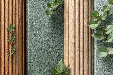 Materiales de construcción sostenibles como madera y piedra